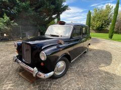 CARBODIES Taxi Anglais (Photo 1)