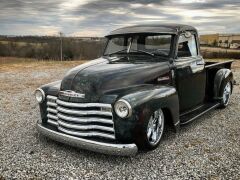 Louer une CHEVROLET C3100 Pick Up de 1948 (Photo 1)