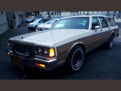 Louer une CHEVROLET Caprice Estate de de 1985 (Photo 1)