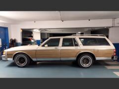 Louer une CHEVROLET Caprice Estate de de 1985 (Photo 3)