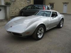 Louer une CHEVROLET Corvette (454 CV) de de 1974 (Photo 1)