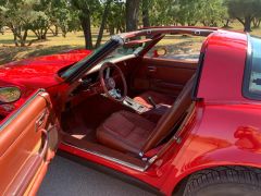 Louer une CHEVROLET Corvette C3 de de 1978 (Photo 5)