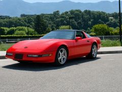 Louer une Chevrolet Corvette C4 ZR1 de de 1991 (Photo 1)