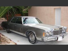 Louer une CHRYSLER NEW YORKER Brougham Four Doors  de de 1974 (Photo 3)