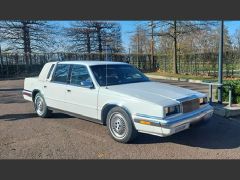 Louer une CHRYSLER New Yorker 5 TH Avenue de de 1991 (Photo 1)