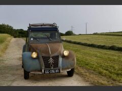 Louer une CITROËN 2 CV AZLP de de 1959 (Photo 2)