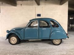 Louer une CITROËN 2 CV de de 1982 (Photo 1)