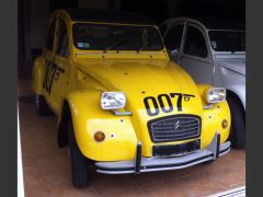 Louer une CITROËN 2CV 007 de de 1983 (Photo 1)