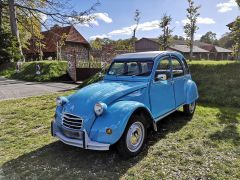 Louer une CITROËN 2CV 4 de de 1974 (Photo 1)