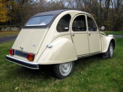 Louer une CITROËN 2CV 4 de de 1975 (Photo 3)