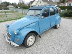 Louer une CITROËN 2CV 6  Spécial de de 1981 (Photo 1)