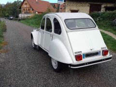 Louer une CITROËN 2CV 6 Club  de de 1988 (Photo 3)