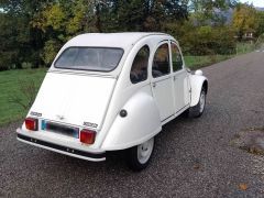 Louer une CITROËN 2CV 6 Club  de de 1988 (Photo 4)
