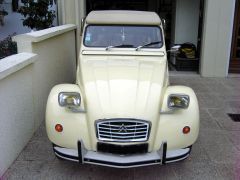 Louer une CITROËN 2CV 6 Club de de 1979 (Photo 4)