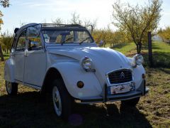 Louer une CITROËN 2CV 6 Spécial de de 1986 (Photo 2)