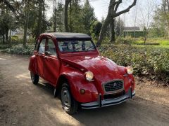 Louer une CITROËN 2CV 6 Spécial de de 1986 (Photo 2)