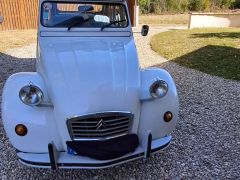 Louer une CITROËN 2CV 6 Spécial de de 1986 (Photo 1)