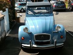 Louer une CITROËN 2CV 6 Spécial de de 1987 (Photo 2)