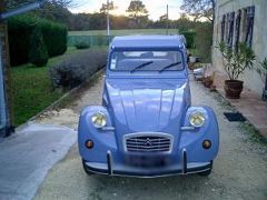 Louer une CITROËN 2CV 6 Spéciale de 1986 (Photo 2)