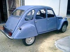 Louer une CITROËN 2CV 6 Spéciale de de 1986 (Photo 2)