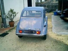 Louer une CITROËN 2CV 6 Spéciale de de 1986 (Photo 3)