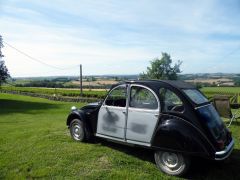 Louer une CITROËN 2CV 6 spéciale de de 1988 (Photo 3)