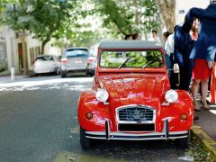 Louer une CITROËN 2CV 6 de de 1981 (Photo 3)