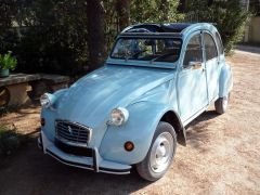 Louer une CITROËN 2CV 6 de 1982 (Photo 0)