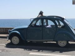 Louer une CITROËN 2CV AZKA de de 1974 (Photo 3)