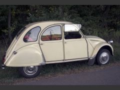 Louer une CITROËN 2CV AZKB de de 1979 (Photo 3)