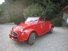 Louer une CITROËN 2CV Cabriolet Hoffmann de de 1987 (Photo 1)