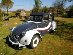 Louer une CITROËN 2CV Chic de de 1973 (Photo 2)