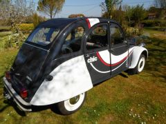 Louer une CITROËN 2CV Chic de de 1973 (Photo 3)