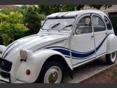 Louer une CITROËN 2CV France 3 de 1977 (Photo 0)