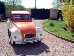 Louer une CITROËN 2CV Spot de 1976 (Photo 1)