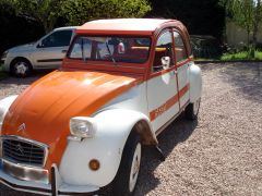 Louer une CITROËN 2CV Spot de de 1976 (Photo 2)