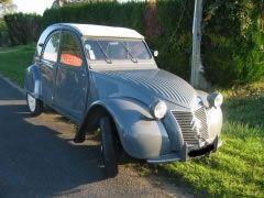 Louer une CITROEN 2CV de 1954 (Photo 0)