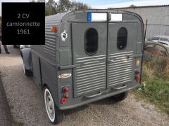 Louer une CITROËN 2CV de de 1961 (Photo 2)