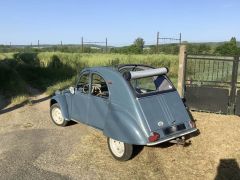 Louer une CITROËN 2CV de de 1962 (Photo 2)