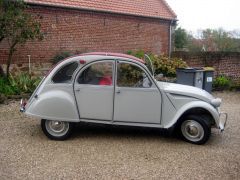 Louer une CITROËN 2CV de 1967 (Photo 2)