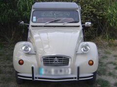 Louer une CITROËN 2CV de de 1975 (Photo 2)