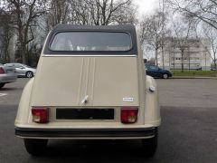 Louer une CITROËN 2CV de de 1975 (Photo 3)