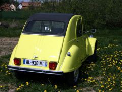 Louer une CITROËN 2CV de de 1976 (Photo 3)