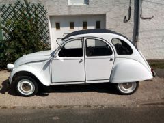 Louer une CITROËN 2CV de de 1977 (Photo 3)