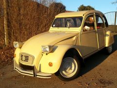 Louer une CITROËN 2CV de de 1978 (Photo 2)