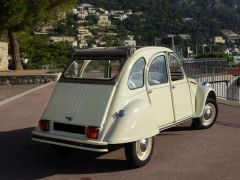 Louer une CITROËN 2CV de de 1978 (Photo 2)