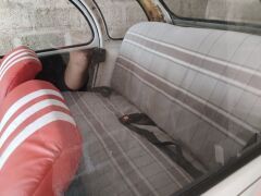 Louer une CITROËN 2CV de de 1979 (Photo 3)