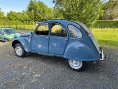 Louer une CITROËN 2CV de de 1979 (Photo 2)