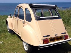 Louer une CITROËN 2CV de de 1982 (Photo 2)