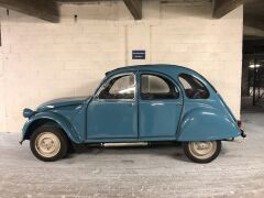 Louer une CITROËN 2CV de de 1982 (Photo 1)